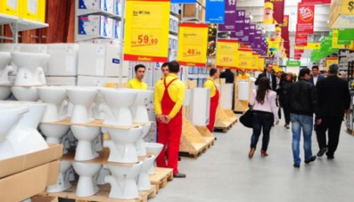 Consiliul Concurenţei analizează preluarea magazinelor bauMax de către Leroy Merlin